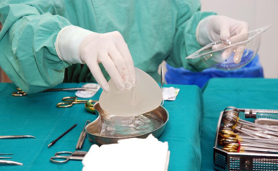 Rekonstrukcja piersi implant