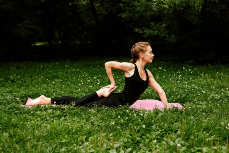 Stretching – dlaczego warto regularnie rozciągać ciało?