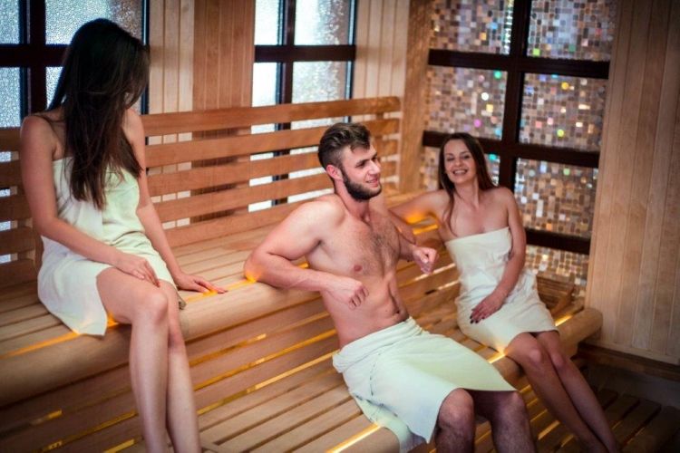 Do sauny tylko nago!